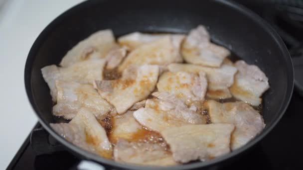 豚バラ肉の焼き方 — ストック動画