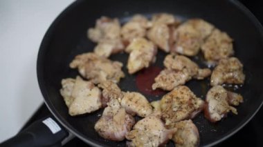 Baharatlı tavuk nasıl pişirilir?
