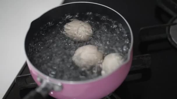 How Make Boiled Eggs — Vídeos de Stock
