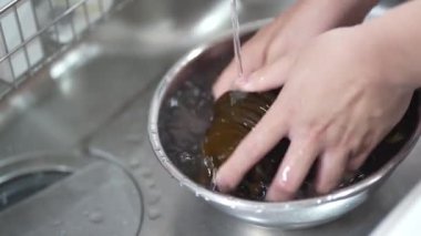 Mekabu 'nun nasıl yıkanacağının resmi