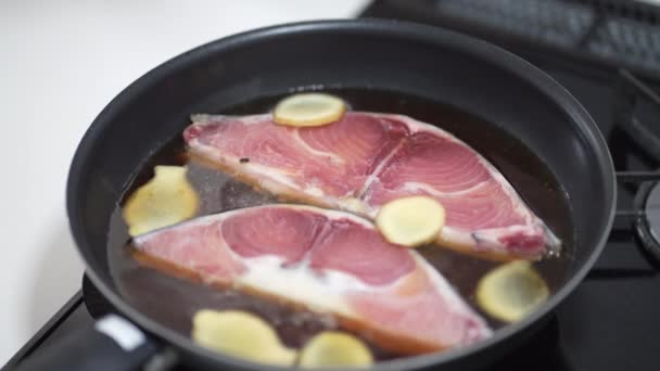 Cómo Hacer Carne Atún Cocida Fuego Lento — Vídeo de stock