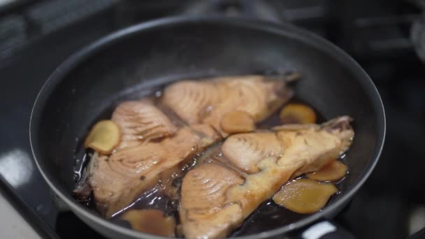 Hur Man Gör Kokt Kött Tonfiskhuvud — Stockvideo