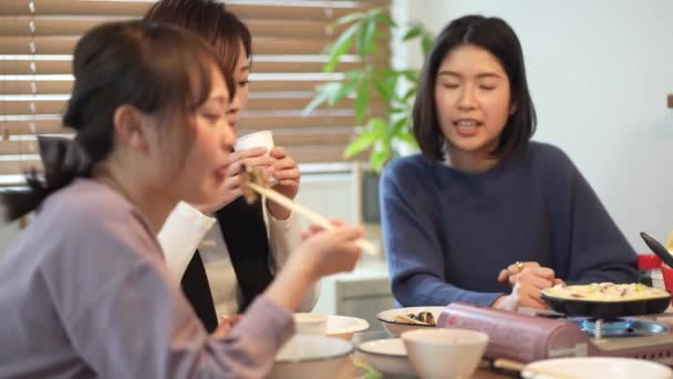 Nők Akik Takoyakit Készítenek — Stock videók
