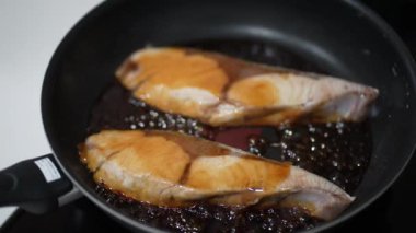 Sarı kuyruklu teriyaki nasıl yapılır?