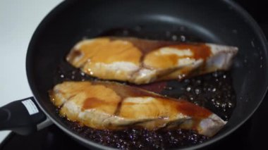 Sarı kuyruklu teriyaki nasıl yapılır?