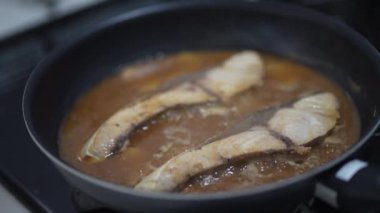 Miso 'da sarı kuyruklu güveç nasıl yapılır?