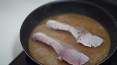 Miso 'da sarı kuyruklu güveç nasıl yapılır?