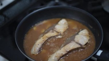 Miso 'da sarı kuyruklu güveç nasıl yapılır?