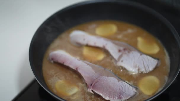 Cara Membuat Yellowtail Stew Miso — Stok Video
