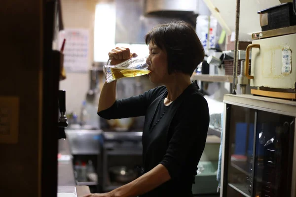 Woman Drinking Beer Work — Stock Photo, Image