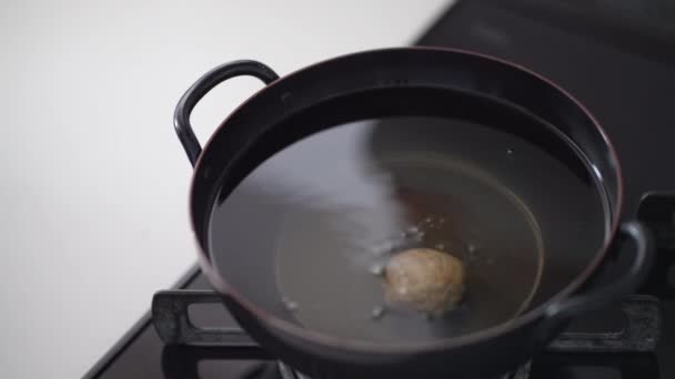 茶色の砂糖を作る方法 サーターとギャ — ストック動画