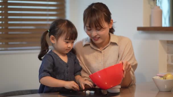 Parent Child Cooking — Stockvideo