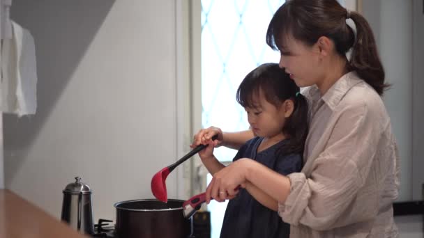 Parent Child Cooking – Stock-video