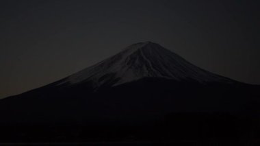 Fuji Dağı, gün doğumunda.