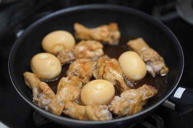 Haşlanmış tavuk kanadı nasıl yapılır?