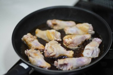 Tavuk kanadı yapmayı.