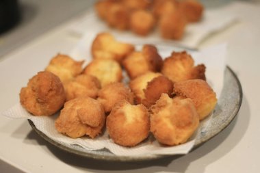 Taze kızarmış sata andgi