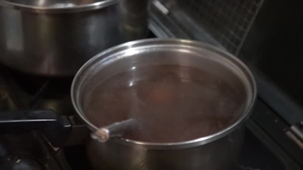 Soba Çorbası Nasıl Yapılır — Stok video