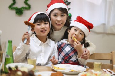 Ebeveynler ve çocuklar Noel imajı yiyor