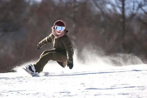 Immagine Una Donna Che Snowboard — Foto Stock