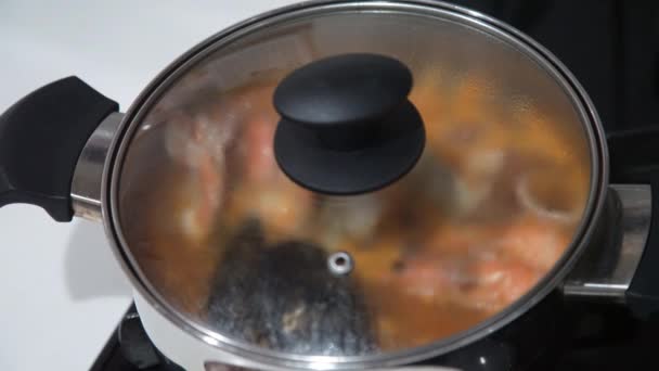 怎样做肉汤 — 图库视频影像