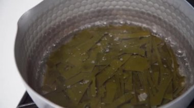 Dashi yosunuyla nasıl tsukudani yapılır?
