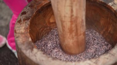 Mochi nasıl dövülür?