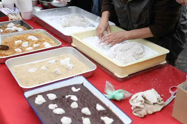 Taze mochi 'ye yeni malzemeler ekliyorum.