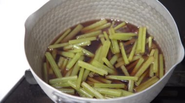 Nasıl tereyağı tsukudani yapılır?