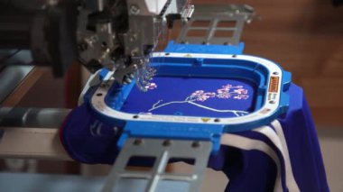 Elektrikli nakış makinesiyle nasıl nakış işlenir?