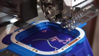 Elektrikli nakış makinesiyle nasıl nakış işlenir?