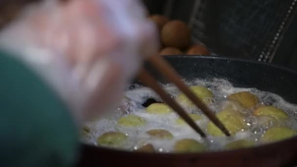 Woman Making Sata Andagi — Stock Video