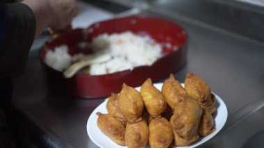 Oinari-san 'ı yapan kadın.