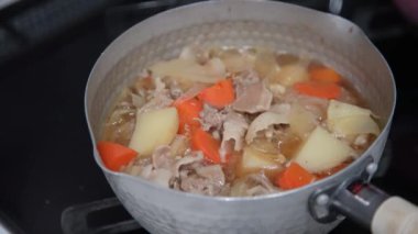 Et ve patates nasıl yapılır?