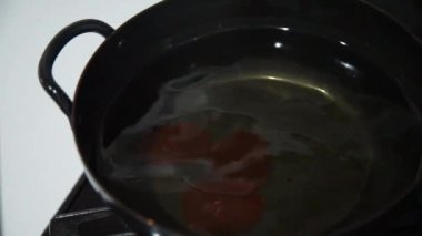 Karides krakerlerinin nasıl kızardığının resmi