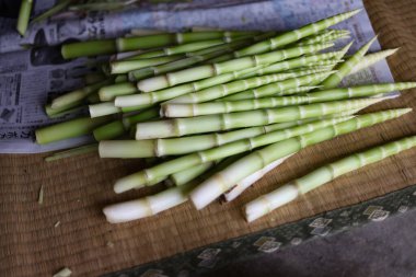 Soyulmuş bambu resmi