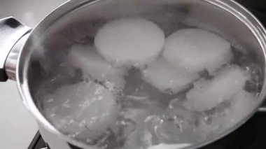 Kaynayan turp görüntüsü