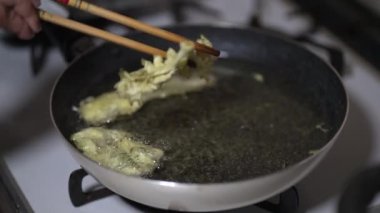 Kızarmış tarana tomurcukları tempura