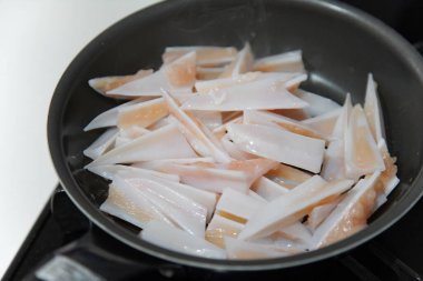 Kızarmış tavuk kıkırdağı görüntüsü