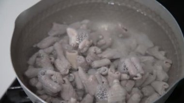 Kaynayan motsu görüntüsü