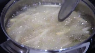 How to fry potatoes