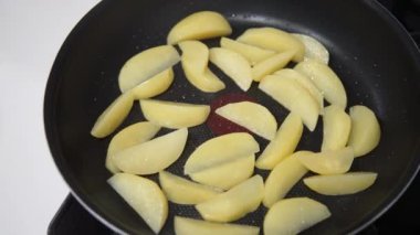 How to fry potatoes