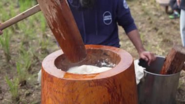 Mochi 'ye vurmanın görüntüsü