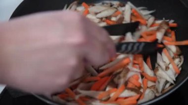 Japon Kinpira Gobo 'su yapmak