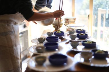 yemek hazırlama kadın