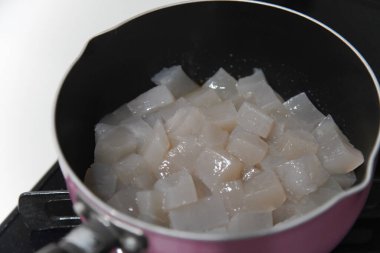 Tatlı ve baharatlı konjac yapmak