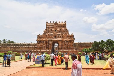 The Brihadeeswarar Temple, also known as the Big Temple or Peruvudaiyar Kovil, is a magnificent Hindu temple dedicated to Lord Shiva located in Thanjavur, Tamil Nadu, India.  clipart
