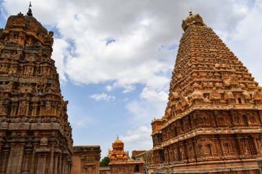 The Brihadeeswarar Temple, also known as the Big Temple or Peruvudaiyar Kovil, is a magnificent Hindu temple dedicated to Lord Shiva located in Thanjavur, Tamil Nadu, India.  clipart