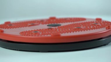 kırmızı siyah bel bükme disk dönen 360 derece video beyaz arkaplan