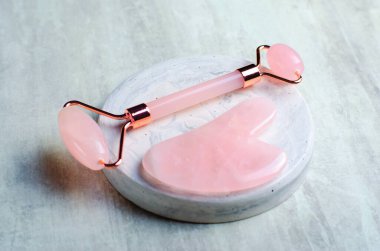 Rose Quartz Roller and Gua Sha Tool, Facial Lifting Scraping Massage Treatment
